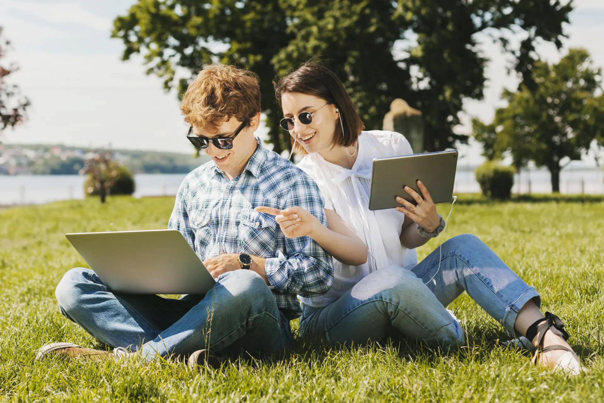 boldog tanuló lány