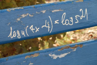 Logaritmikus egyenletek