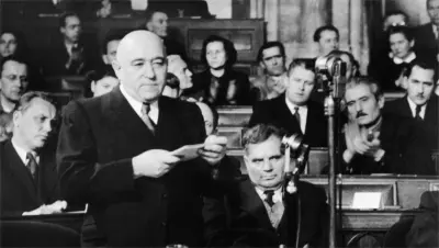 A Rákosi-diktatúra - propaganda és államosítás